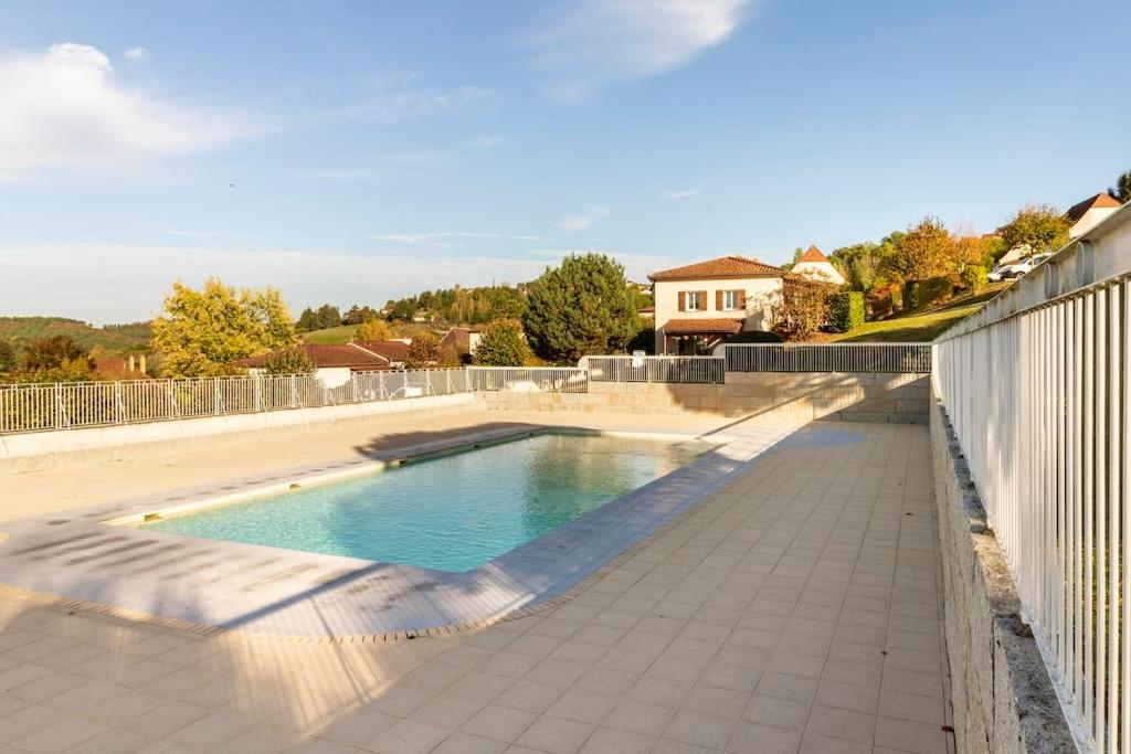 Sarlat, Apptmt T3 Residence Clim Piscine Parking Exterior photo